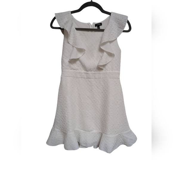 Zunie White Ruffle Dress Party Cocktail‎ Sleeveless Textured Size 12 - Picture 1 of 5